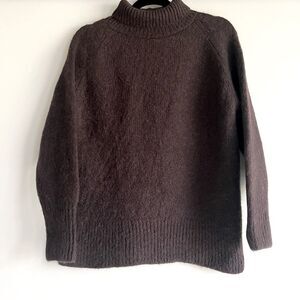 Aritzia The Group Babaton 100% Alpaca Sweater Size Small